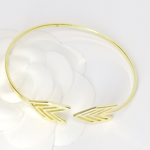 Chic Arrow Open Cuff Bracelet NEW - Picture 4 of 11